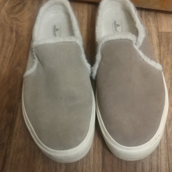 Shoes - Picture 3 of 4